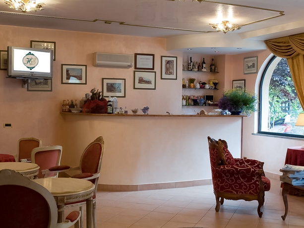 Imagen del bar/restaurante del Hotel Louis Ii, Aeropuerto de Roma-Ciampi. Foto 3