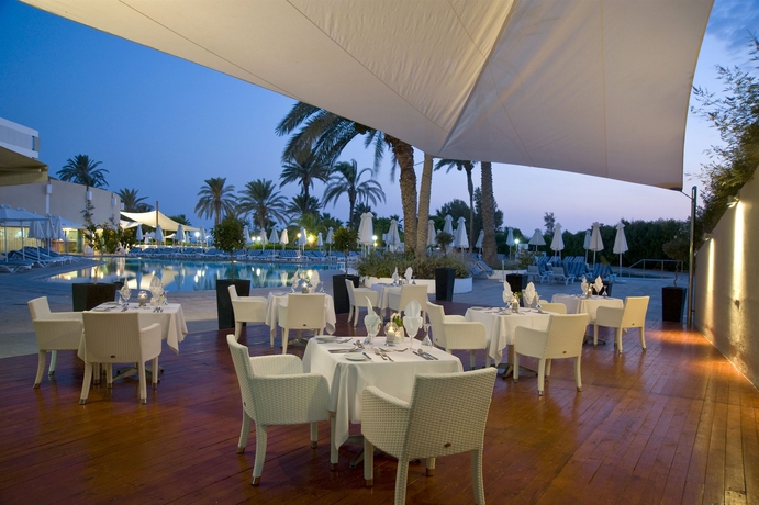 Imagen de los exteriores del Hotel Louis Imperial Beach. Foto 6