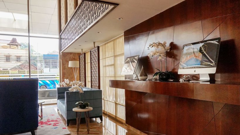 Imagen de los interiores del Hotel Louis Kienne Hotel Pandanaran. Foto 13