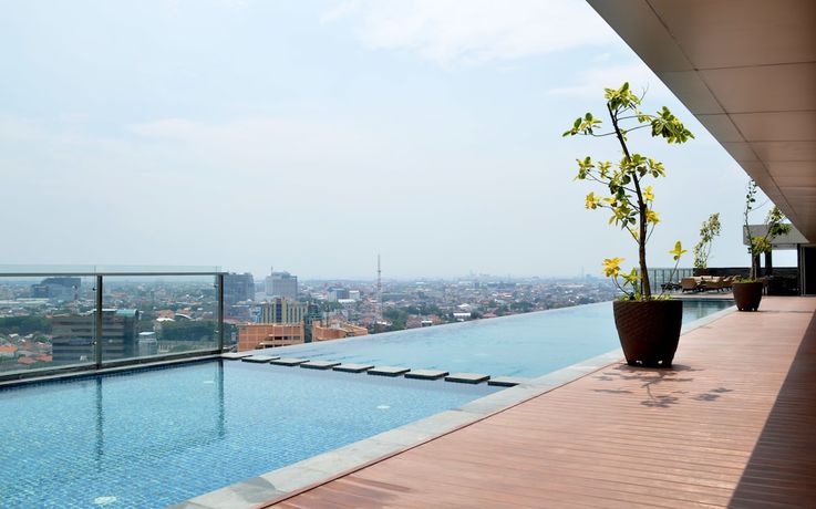 Imagen de la piscina del Hotel Louis Kienne Hotel Simpang Lima. Foto 20