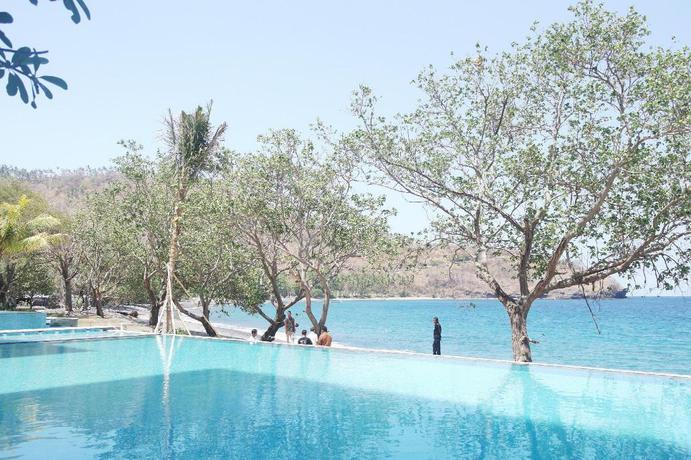 Imagen de la piscina del Hotel Louis Kienne Resort Senggigi. Foto 13