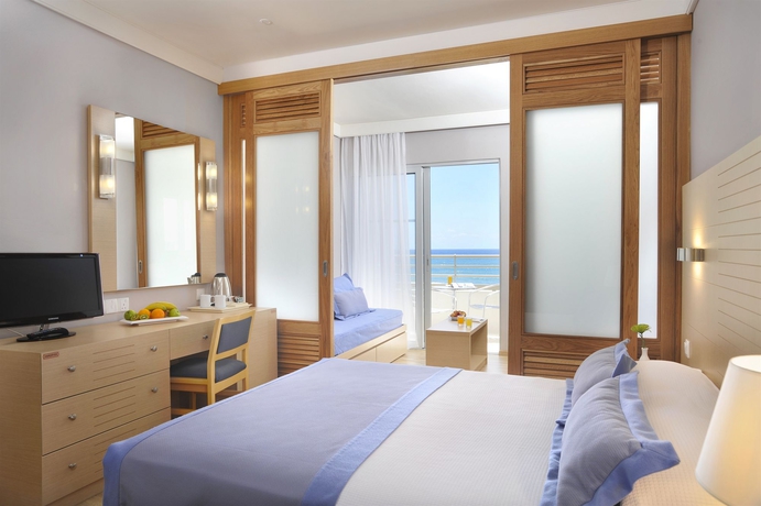 Imagen de la habitación del Hotel Louis Ledra Beach. Foto 7