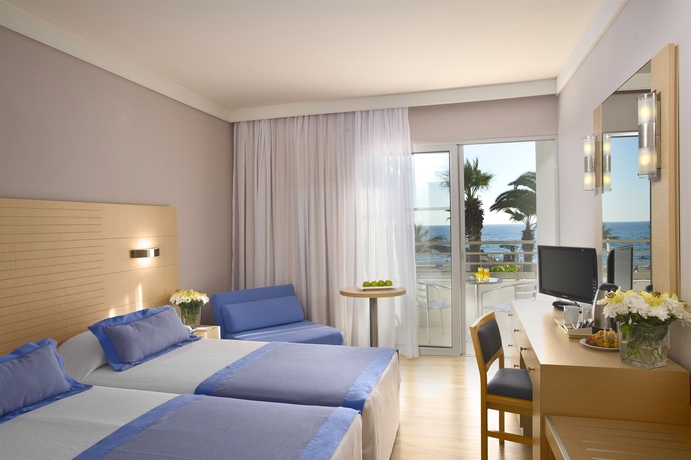 Imagen de la habitación del Hotel Louis Ledra Beach. Foto 10