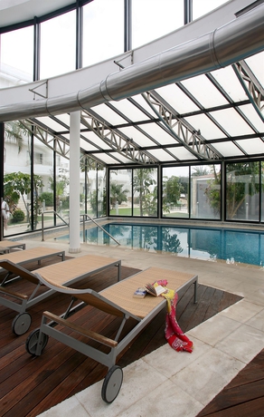 Imagen de la piscina del Hotel Louis Ledra Beach. Foto 16