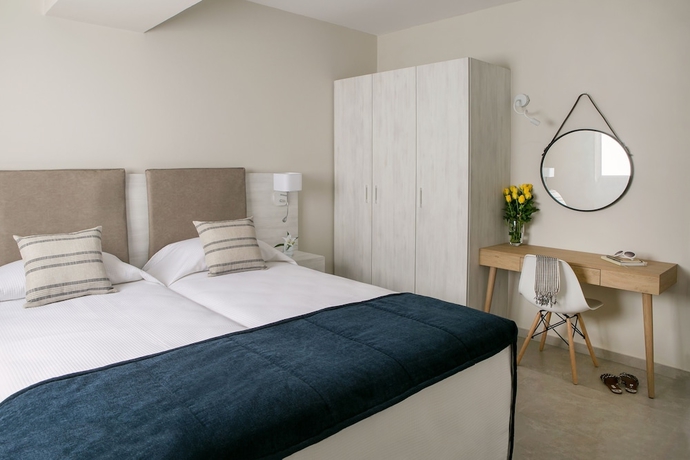 Imagen de la habitación del Hotel Louis Paphos Breeze. Foto 15