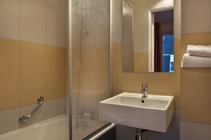 Imagen de la habitación del Hotel Louisa. Foto 7