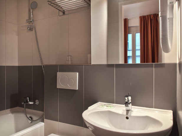 Imagen de la habitación del Hotel Louisa. Foto 14