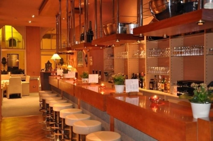 Imagen del bar/restaurante del Hotel Louisa, Ostende. Foto 5