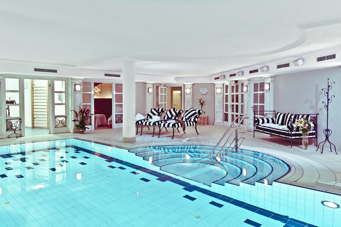 Imagen de la piscina del Hotel Louisa's Place. Foto 14