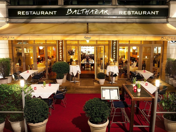 Imagen del bar/restaurante del Hotel Louisa's Place. Foto 6