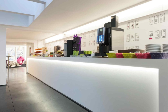 Imagen del bar/restaurante del Hotel Louise. Foto 5