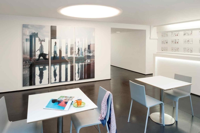 Imagen del bar/restaurante del Hotel Louise. Foto 8