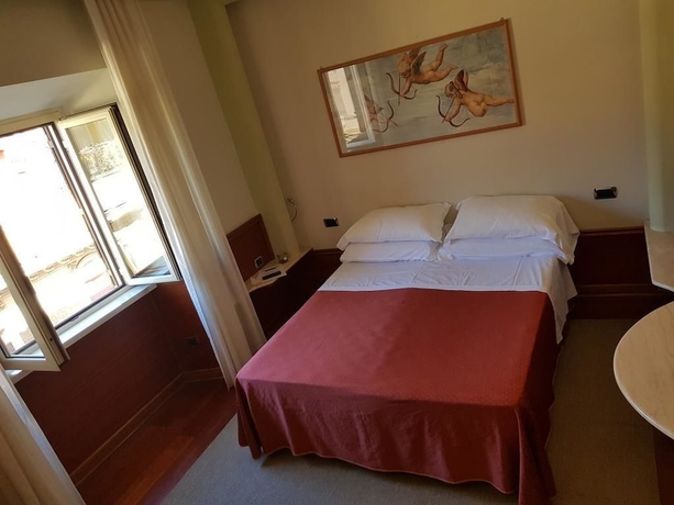 Imagen de la habitación del Hotel Louisiana. Foto 7