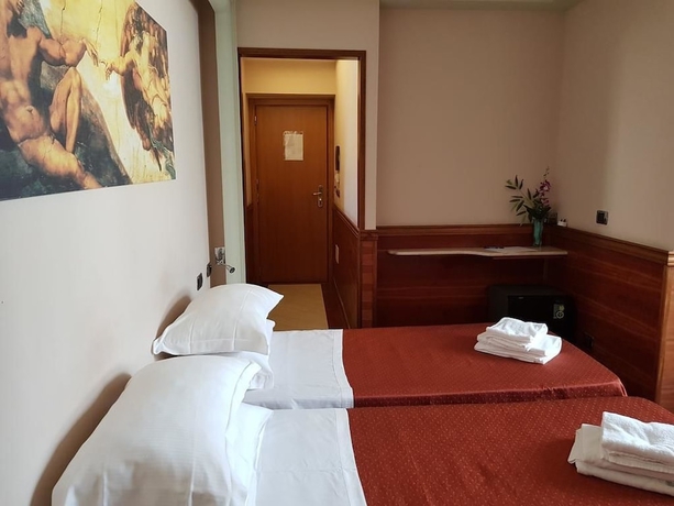 Imagen de la habitación del Hotel Louisiana. Foto 10