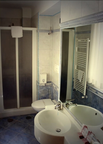 Imagen de la habitación del Hotel Louisiana. Foto 18