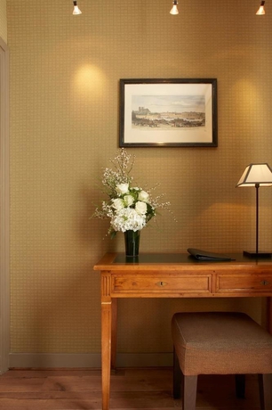 Imagen de la habitación del Hotel Louison. Foto 3