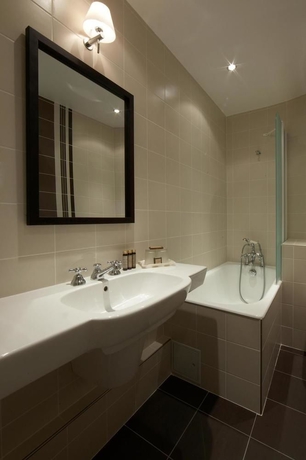 Imagen de la habitación del Hotel Louison. Foto 8