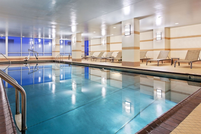 Imagen de la piscina del Hotel Louisville Marriott Downtown. Foto 9