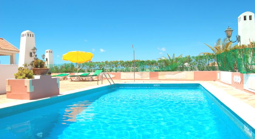Imagen de la piscina del Hotel Loule Jardim. Foto 10