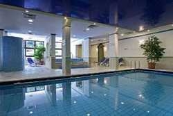 Imagen de la piscina del Hotel L&ouml;v&eacute;r Sopron. Foto 4