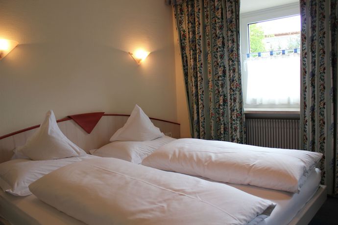 Imagen de los exteriores del Hotel L&ouml;wenhof, Bressanone . Foto 13