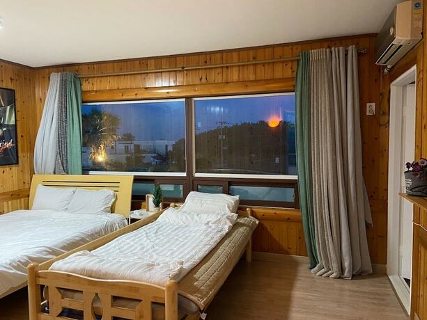 Imagen de la habitación del Hotel Lounge House Jejuda. Foto 16