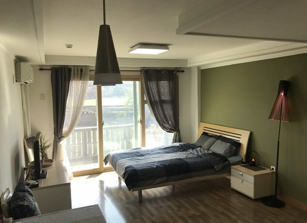 Imagen de la habitación del Hotel Lounge House Jejuda. Foto 28