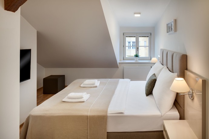 Imagen de la habitación del Hotel Louren Apartments. Foto 4