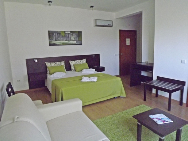 Imagen de la habitación del Hotel Louro. Foto 9