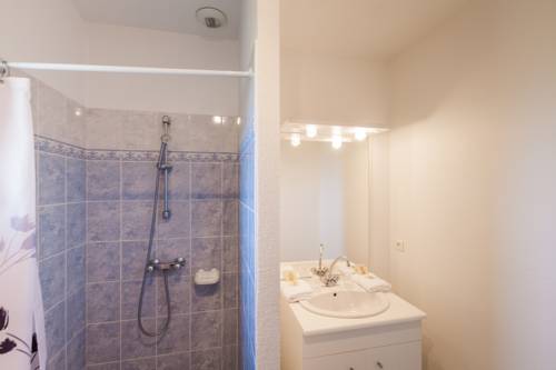 Imagen de la habitación del Hotel L'oustal De Vézac. Foto 13