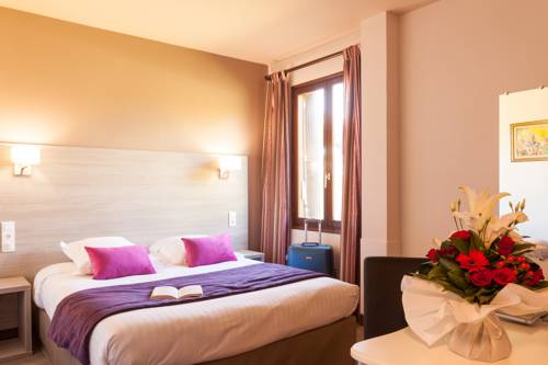 Imagen de la habitación del Hotel L'oustal De Vézac. Foto 14