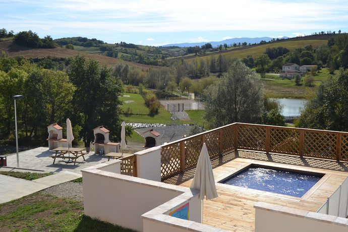 Imagen de la piscina del Hotel L'oustal Del Carlat. Foto 19