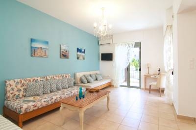 Imagen de los interiores del Hotel Loutra Resort. Foto 6