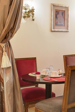 Imagen del bar/restaurante del Hotel Louvre Piemont. Foto 5