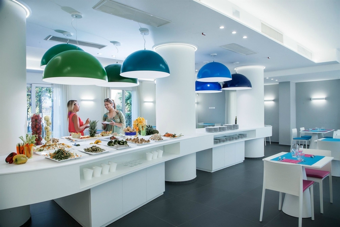 Imagen del bar/restaurante del Hotel Love Boat. Foto 2