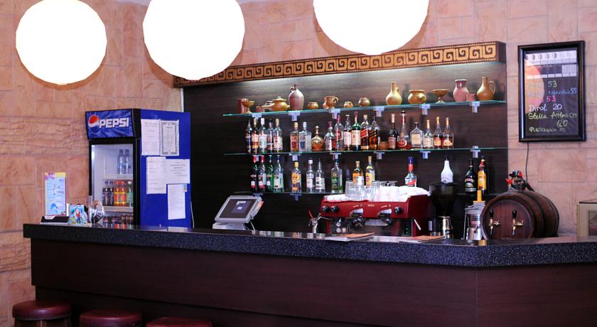 Imagen del bar/restaurante del Hotel Lovech Apart Hotel. Foto 1