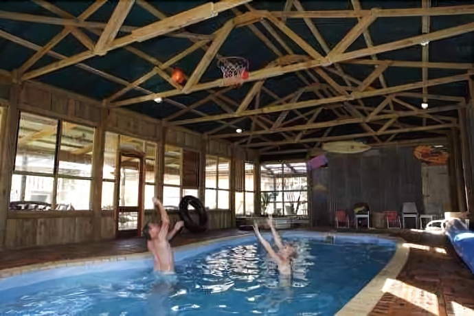 Imagen de la piscina del Hotel Lovedale Cottages. Foto 19