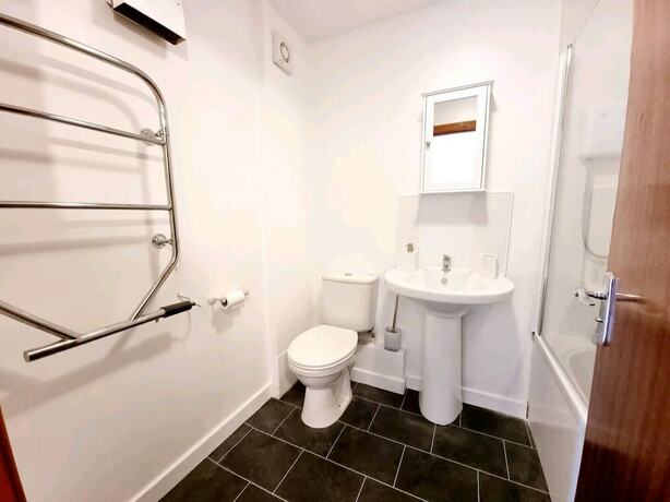 Imagen general del Hotel Lovely 2 bed with free parking. Foto 7