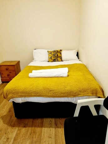 Imagen general del Hotel Lovely 5-bed House in Romford, Greater London. Foto 1
