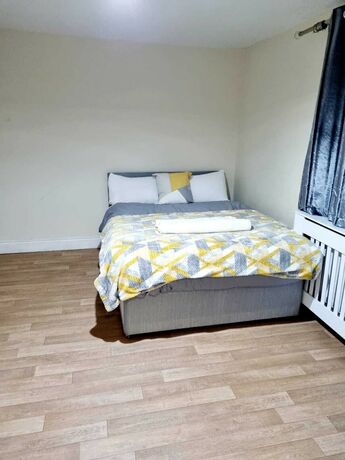 Imagen general del Hotel Lovely 5-bed House in Romford, Greater London. Foto 2