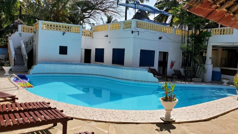 Imagen general del Hotel Lovely 5-bed Room House With a Swimming Pool. Foto 2