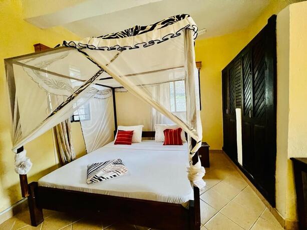 Imagen general del Hotel Lovely 5-bed Room House With a Swimming Pool. Foto 3