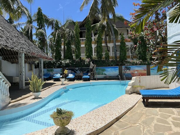 Imagen general del Hotel Lovely 5-bed Room House With a Swimming Pool. Foto 13