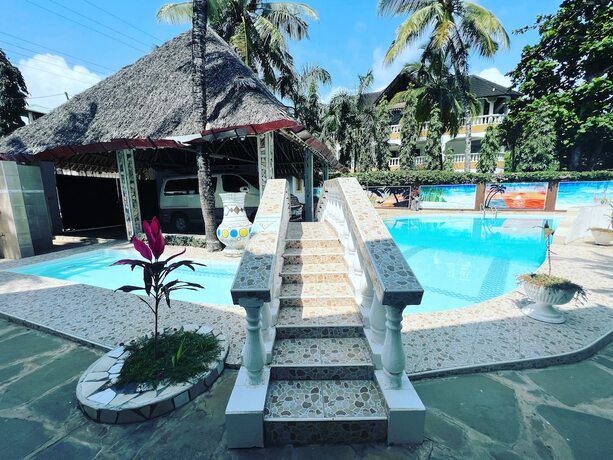 Imagen general del Hotel Lovely 5-bed Room House With a Swimming Pool. Foto 15