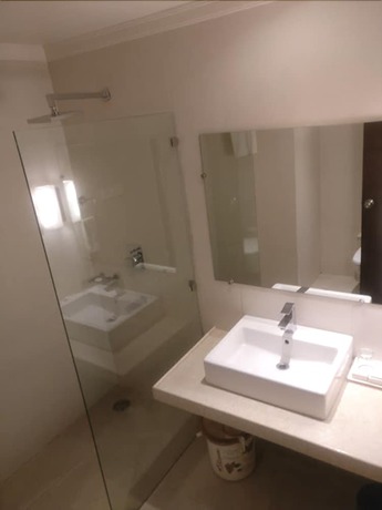 Imagen de la habitación del Hotel Lovely Palace. Foto 12
