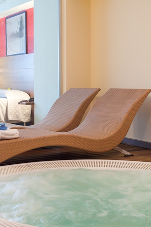 Imagen de la habitación del Hotel Lovere Resort and Spa. Foto 4