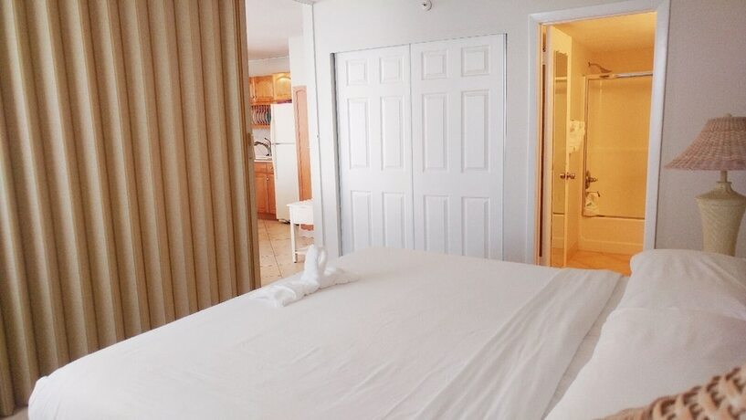 Imagen de la habitación del Hotel Lovers Key Beach Club by Check In Vacation Rentals. Foto 14