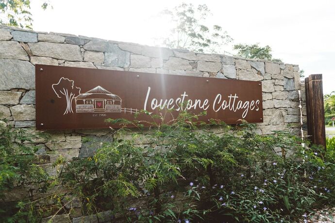 Imagen general del Hotel Lovestone Cottages. Foto 7