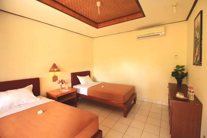 Imagen de la habitación del Hotel Lovina Beach. Foto 3