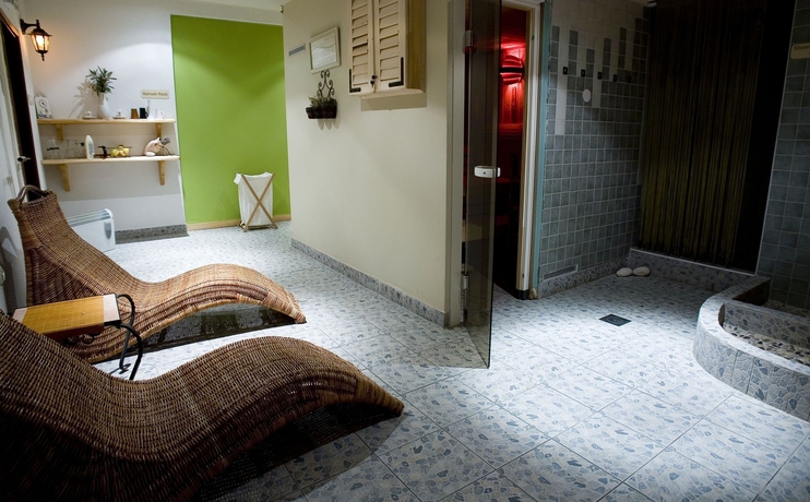 Imagen de la piscina del Hotel Lovran. Foto 15